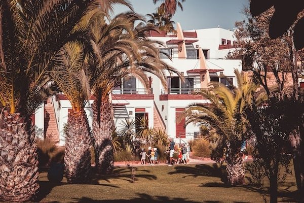 Avantages et inconvénients de louer un gîte par rapport à un hôtel ou une chambre d'hôtes